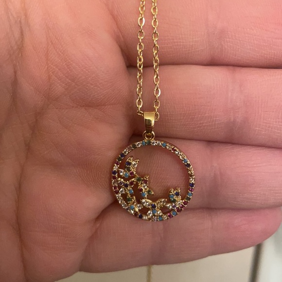 18k plated circle w/butterfly pendant necklace - Picture 6 of 11